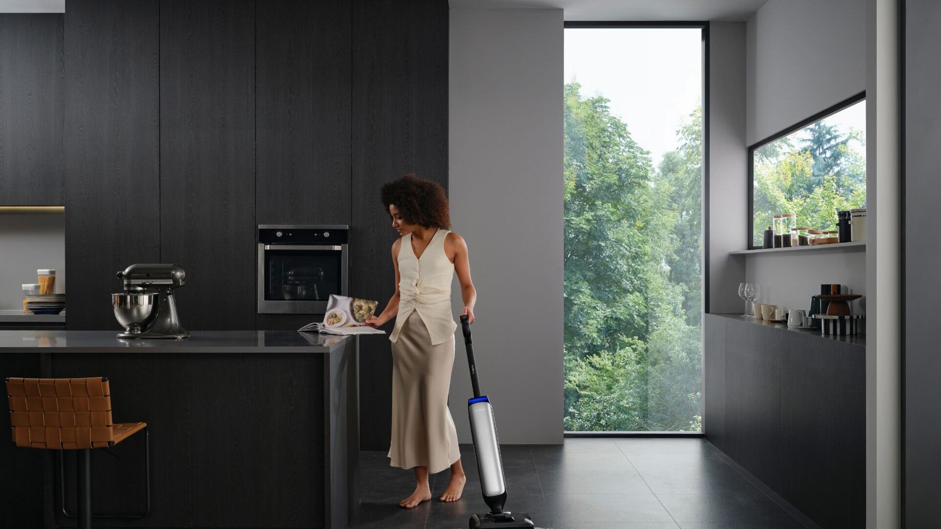 LA TECNOLOGÍA REDEFINE LA LIMPIEZA DEL HOGAR ANTE LA FALTA DE TIEMPO / TINECO Y ECOVACS